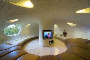 http://static.boredpanda.com/blog/wp-content/uuuploads/unusual-homes/unusual-homes-8-4.jpg